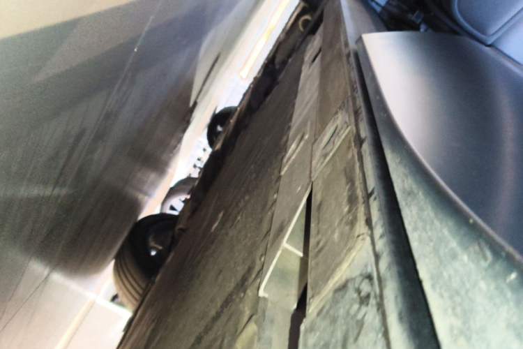 Used Nio ES8 2023 100kWh Left Side Sill