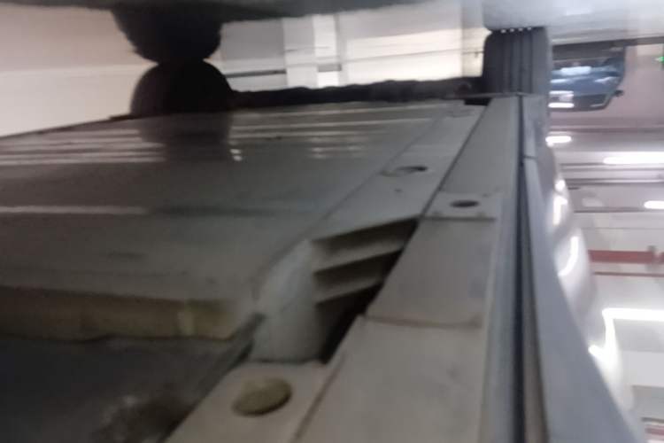 Used Nio ES8 2023 75 kWh Executive Edition Left Side Sill