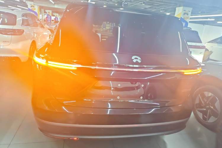 Used Nio ES8 2023 75 kWh Executive Edition Rear