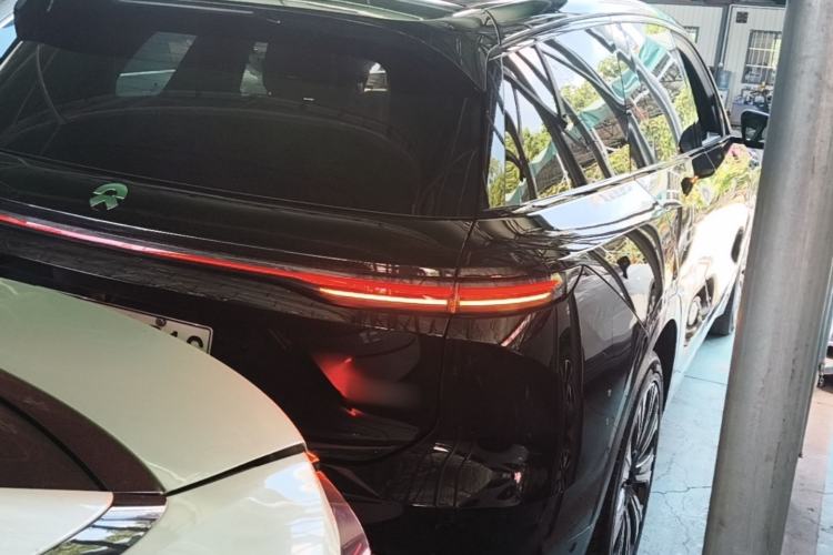 Used Nio ES8 2023 75 kWh Executive Edition Rear Right 45 Deg