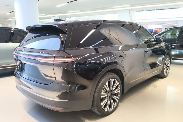 Used Nio ES8 2023 100kWh Rear Right 45 Deg