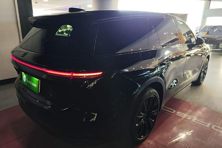 Used Nio ES8 2023 75 kWh Rear Right 45 Deg