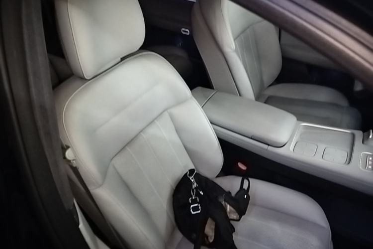 Used Nio ES8 2023 75 kWh Right Front Seat