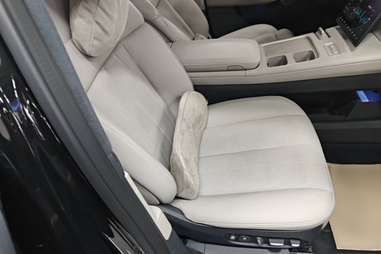 Used Nio ES8 2023 100kWh Signature Edition Right Front Seat