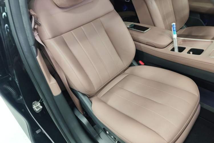 Used Nio ES8 2023 100kWh Right Front Seat