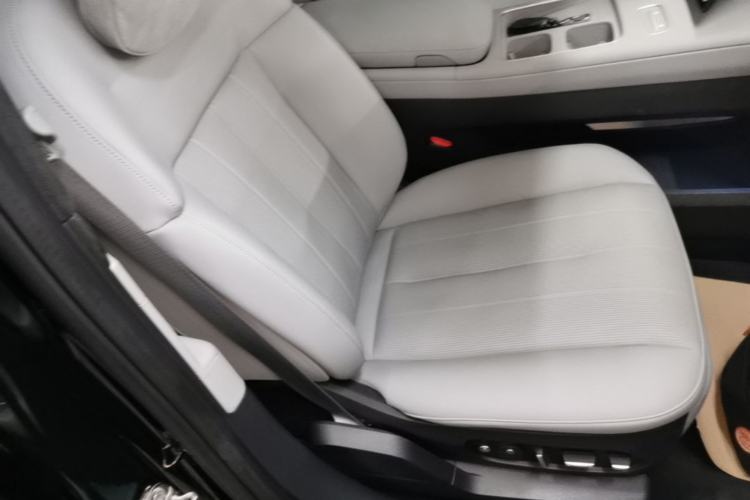 Used Nio ES8 2023 100kWh Signature Edition Right Front Seat