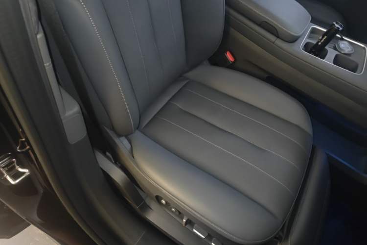 Used Nio ES8 2023 100kWh Signature Edition Right Front Seat