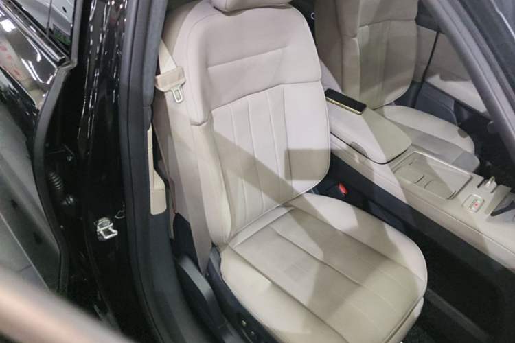 Used Nio ES8 2023 100kWh Executive Edition Right Front Seat