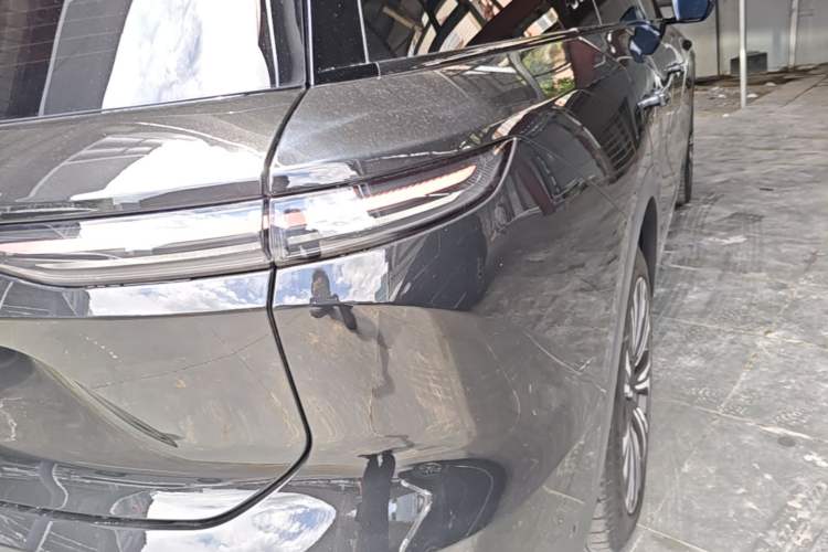 Used Nio ES8 2023 75 kWh Right Rear Taillight