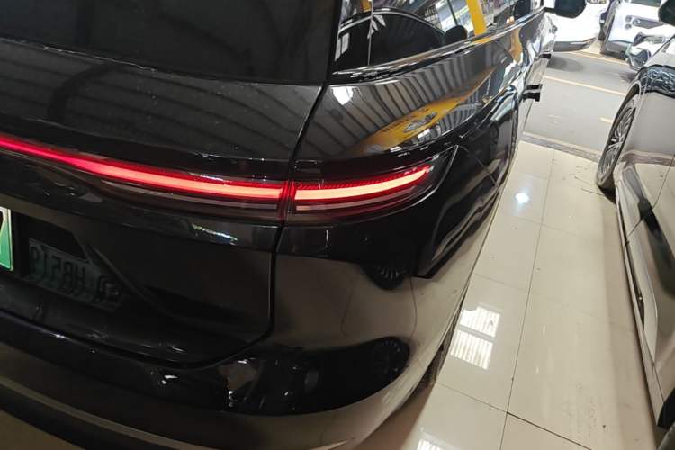 Used Nio ES8 2023 75 kWh Right Rear Taillight