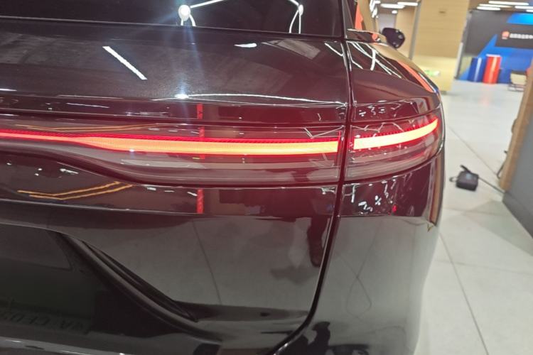 Used Nio ES8 2023 75 kWh Executive Edition Right Rear Taillight