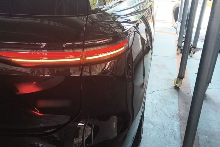Used Nio ES8 2023 75 kWh Executive Edition Right Rear Taillight