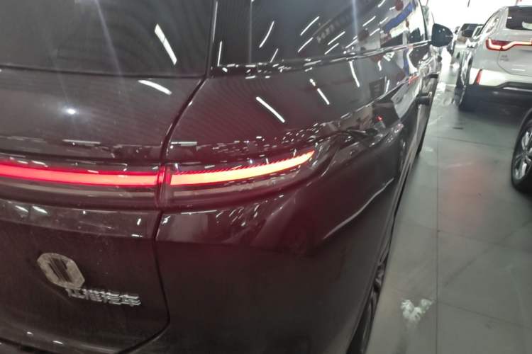 Used Nio ES8 2023 75 kWh Right Rear Taillight