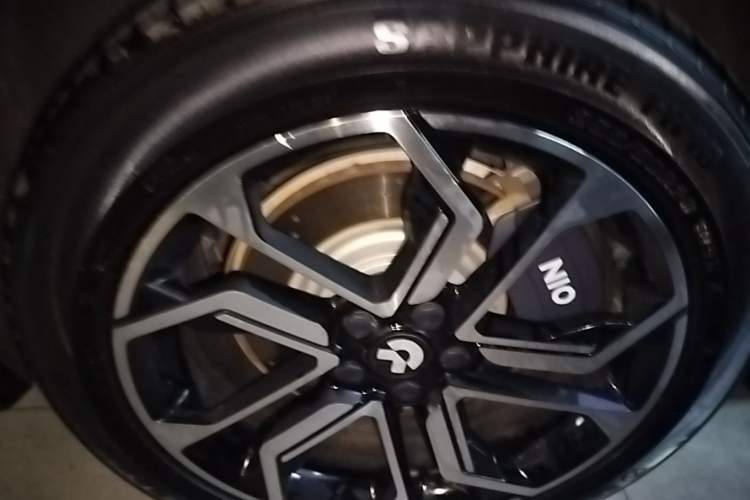 Used Nio ES8 2023 75 kWh Right Rear Wheel Hub