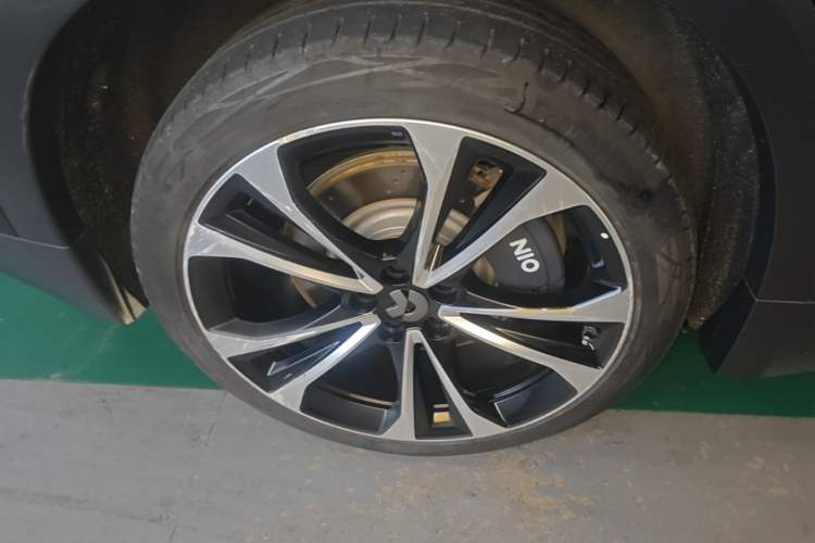 Used Nio ES8 2023 100kWh Signature Edition Right Rear Wheel Hub
