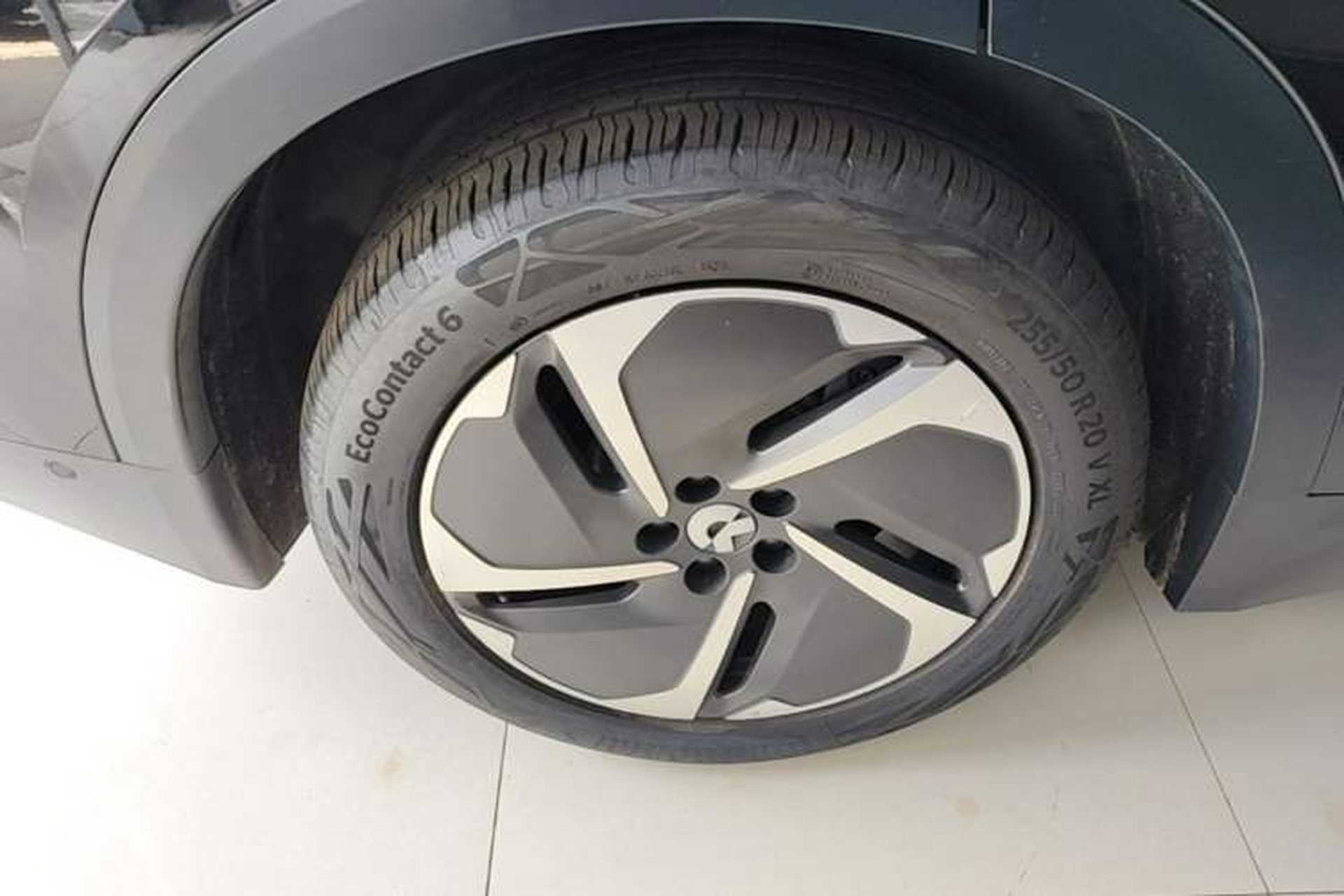 Used Nio ES8 2023 75 kWh Right Rear Wheel Hub