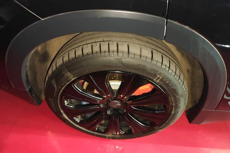Used Nio ES8 2023 75 kWh Right Rear Wheel Hub