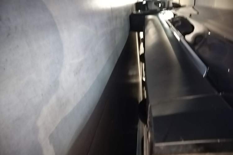 Used Nio ES8 2023 75 kWh Right Side Sill