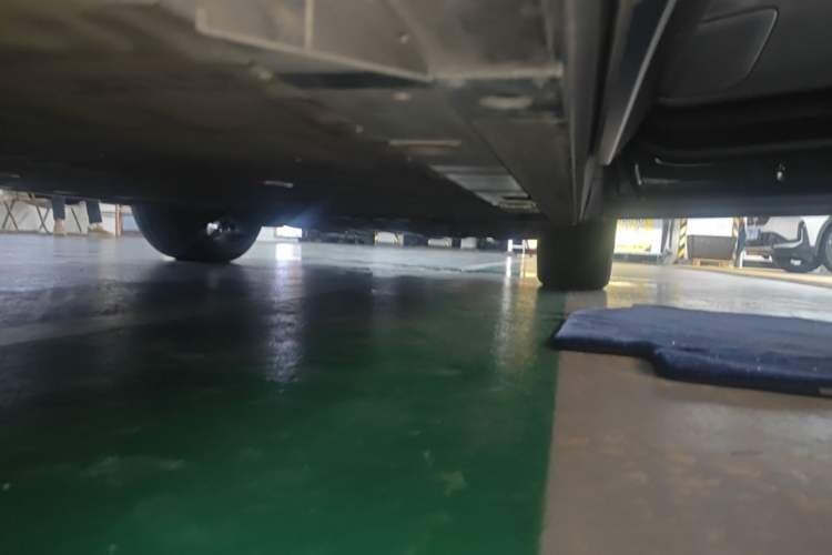 Used Nio ES8 2023 100kWh Signature Edition Right Side Sill