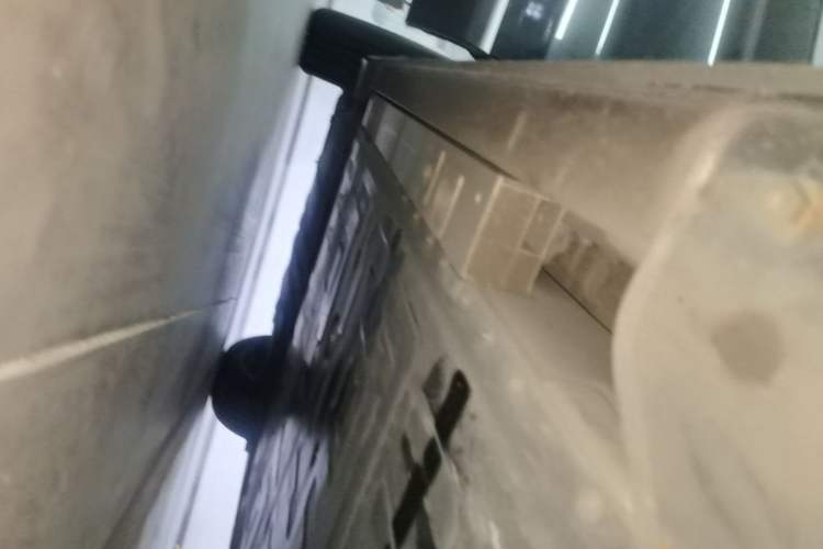 Used Nio ES8 2023 75 kWh Executive Edition Right Side Sill