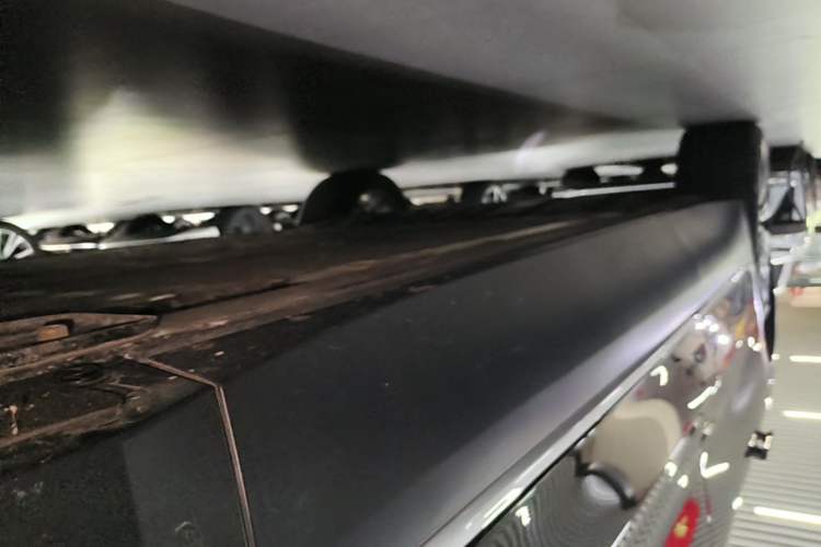 Used Nio ES8 2023 100kWh Executive Edition Right Side Sill