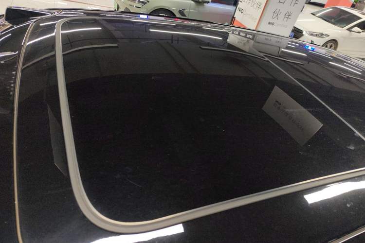 Used Nio ES8 2023 100kWh Signature Edition Roof
