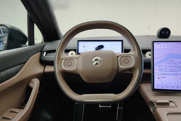 Used Nio ES8 2023 75 kWh Executive Edition Steering Wheel