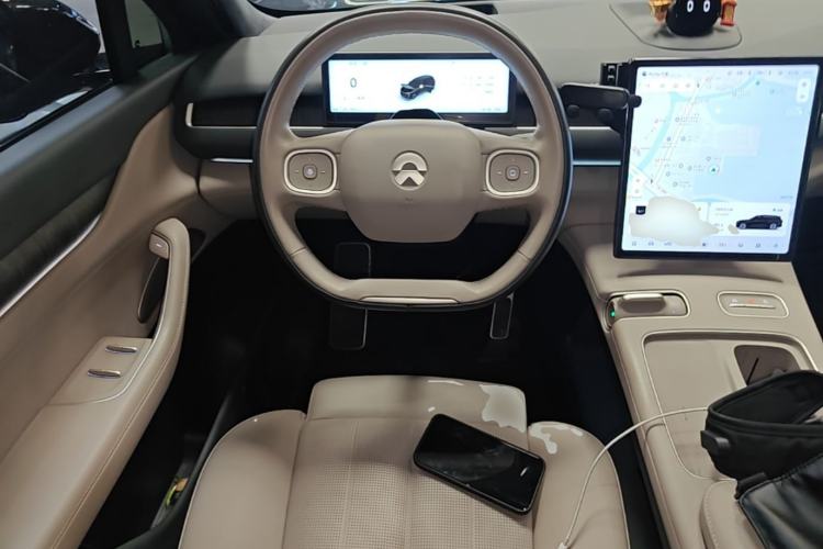 Used Nio ES8 2023 75 kWh Steering Wheel