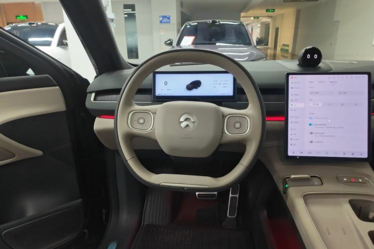 Used Nio ES8 2023 75 kWh Steering Wheel