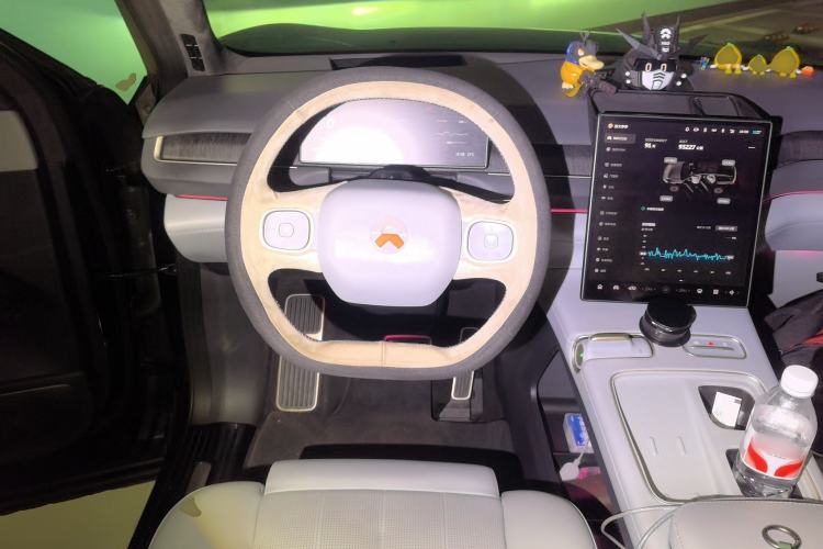 Used Nio ES8 2023 75 kWh Executive Edition Steering Wheel