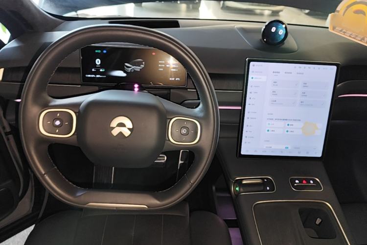 Used Nio ES8 2023 75 kWh Steering Wheel
