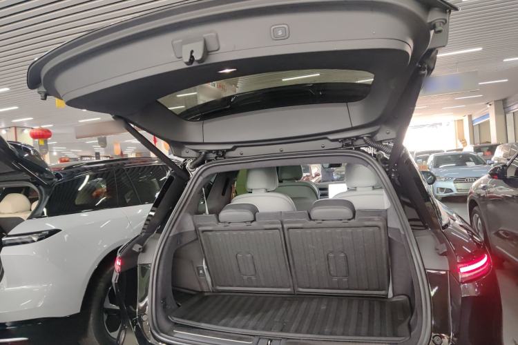 Used Nio ES8 2023 75 kWh Trunk