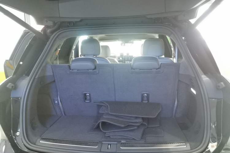 Used Nio ES8 2023 75 kWh Executive Edition Trunk