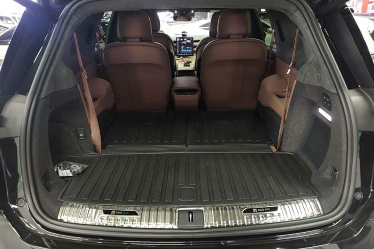 Used Nio ES8 2023 100kWh Trunk