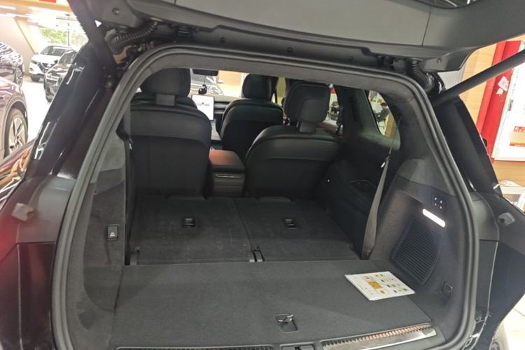 Used Nio ES8 2023 75 kWh Executive Edition Trunk
