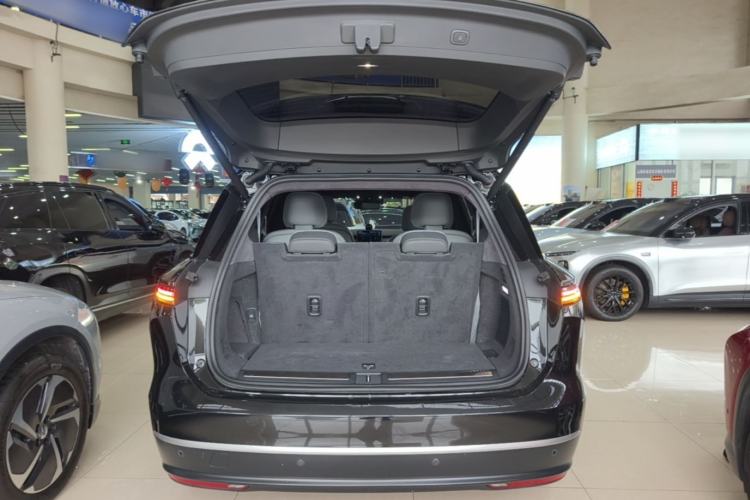 Used Nio ES8 2023 75 kWh Trunk