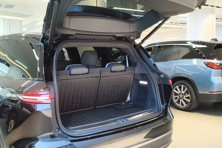 Used Nio ES8 2023 100kWh Trunk