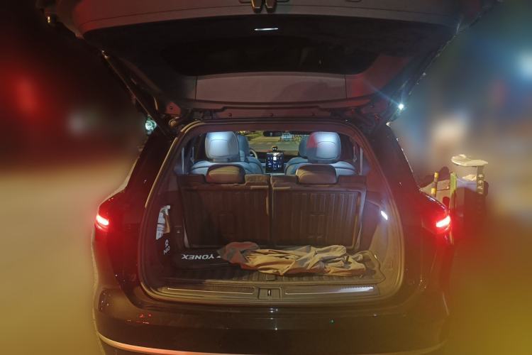 Used Nio ES8 2023 75 kWh Executive Edition Trunk