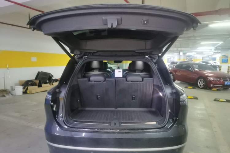 Used Nio ES8 2023 75 kWh Executive Edition Trunk