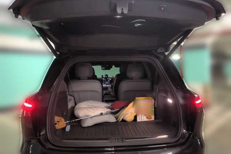 Used Nio ES8 2023 75 kWh Executive Edition Trunk