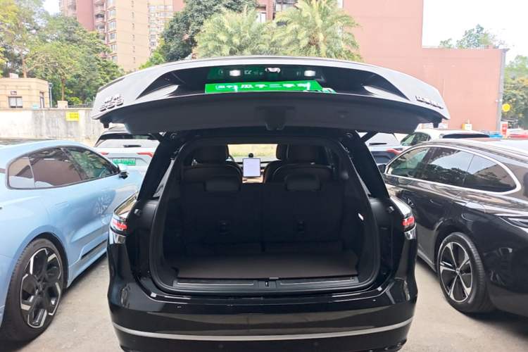 Used Nio ES8 2023 75 kWh Trunk