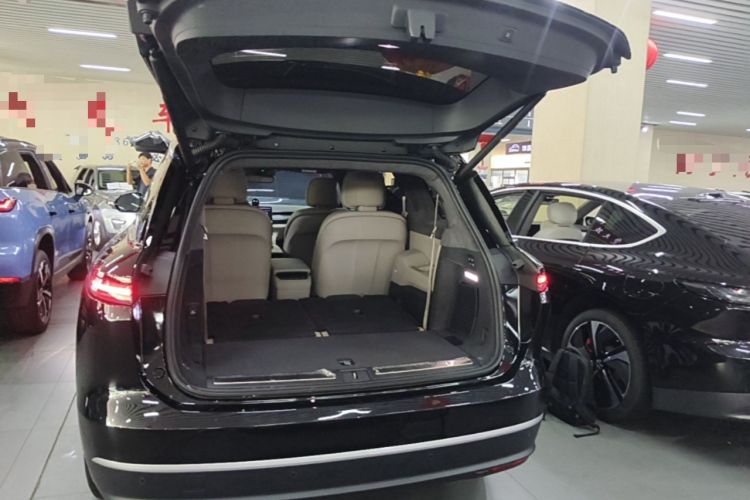 Used Nio ES8 2023 100kWh Executive Edition Trunk