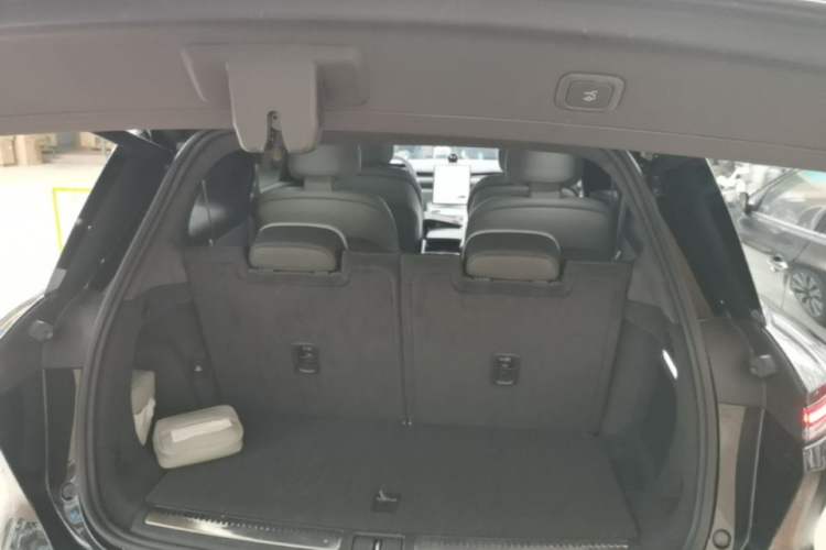 Used Nio ES8 2023 75 kWh Executive Edition Trunk