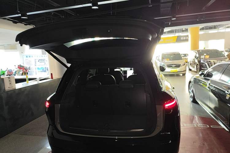 Used Nio ES8 2023 75 kWh Trunk