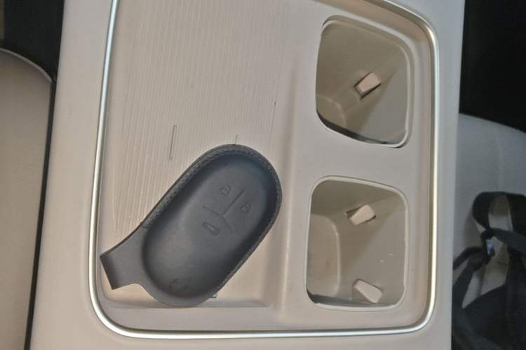 Used Nio ES8 2023 75 kWh Vehicle Key
