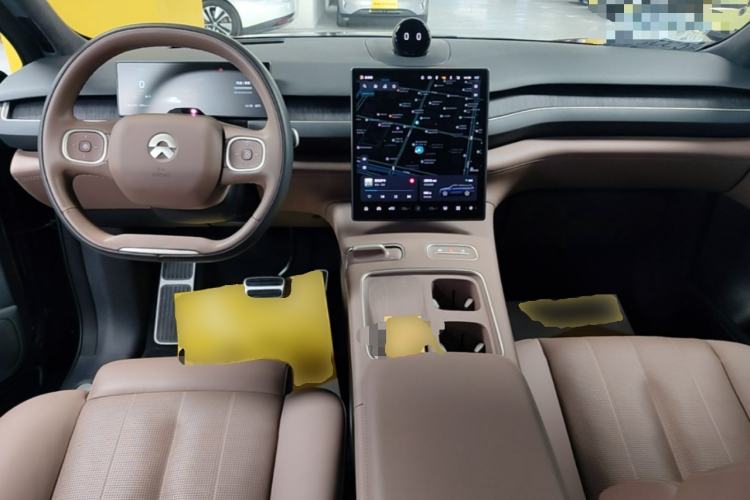 Used Nio ES8 2023 75 kWh Center Console