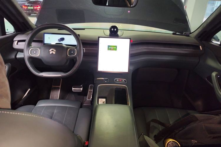Used Nio ES8 2023 100kWh Signature Edition Center Console