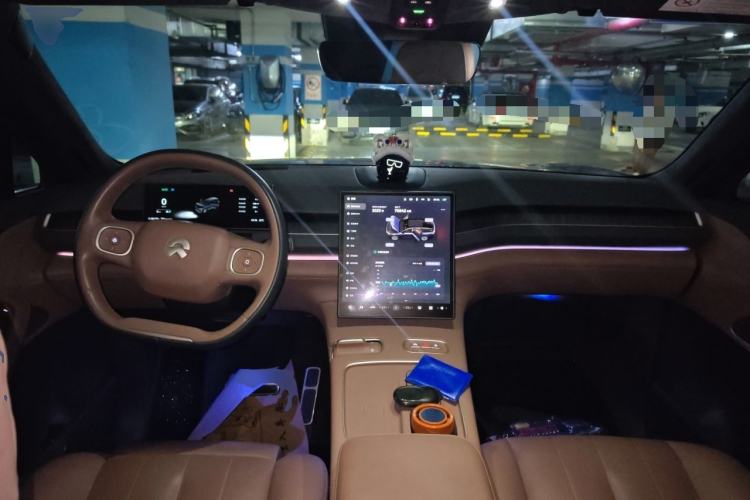 Used Nio ES8 2023 75 kWh Executive Edition Center Console