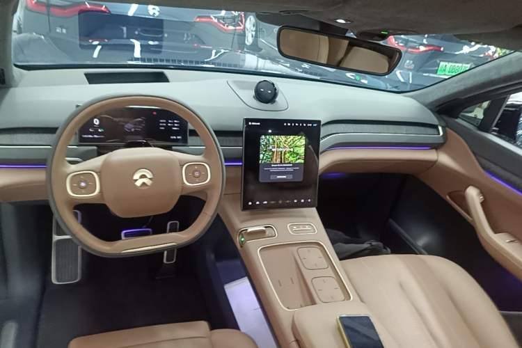 Used Nio ES8 2023 100kWh Center Console
