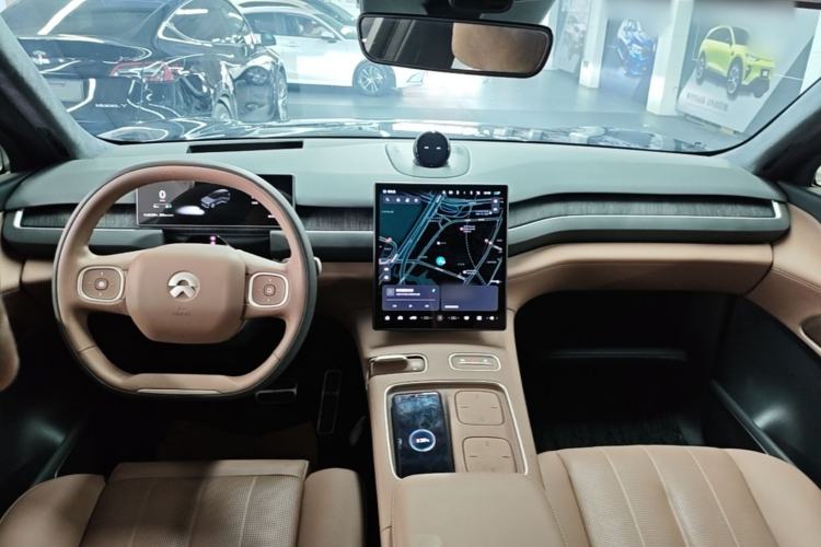 Used Nio ES8 2023 75 kWh Center Console